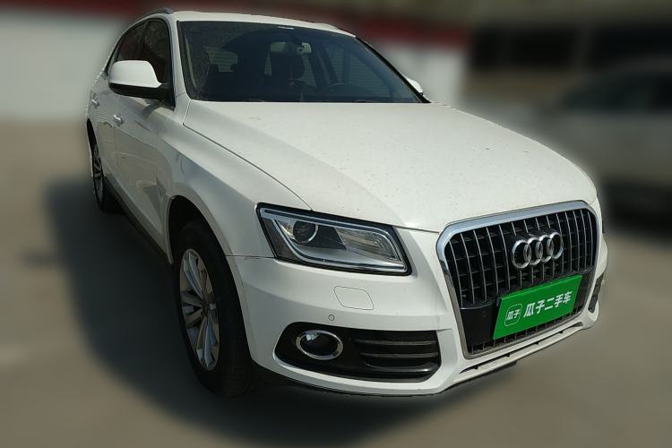 Used Audi Q5 2015 40 TFSI Technology Edition Front Right 45 Deg