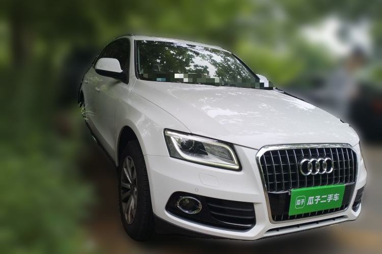 Used Audi Q5 2015 40 TFSI Technology Edition Front Right 45 Deg