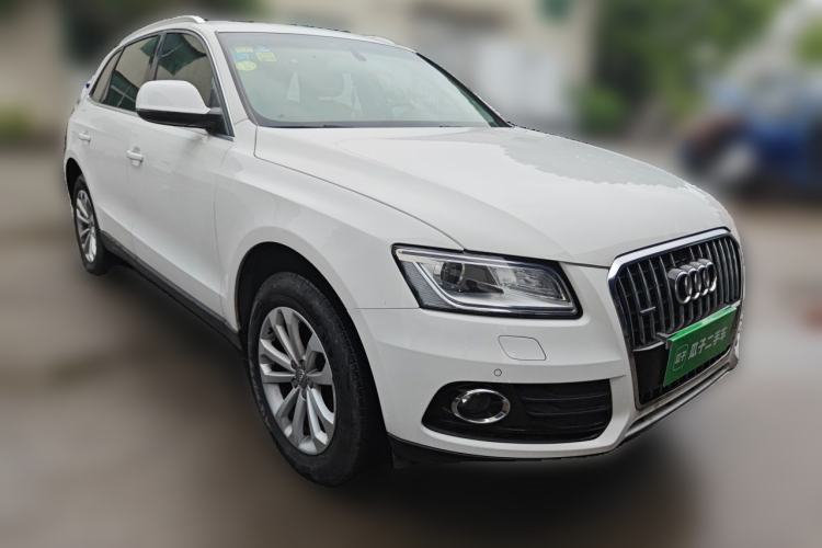 Used Audi Q5 2015 40 TFSI Technology Edition Front Right 45 Deg
