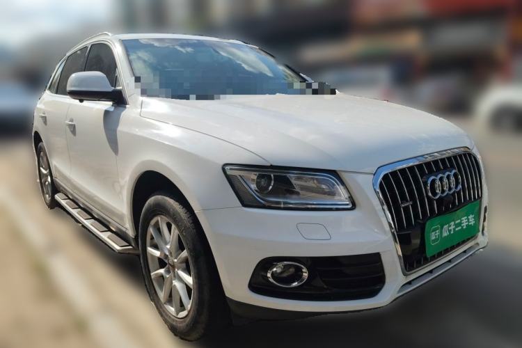 Used Audi Q5 2015 40 TFSI Trendy Edition Front Right 45 Deg