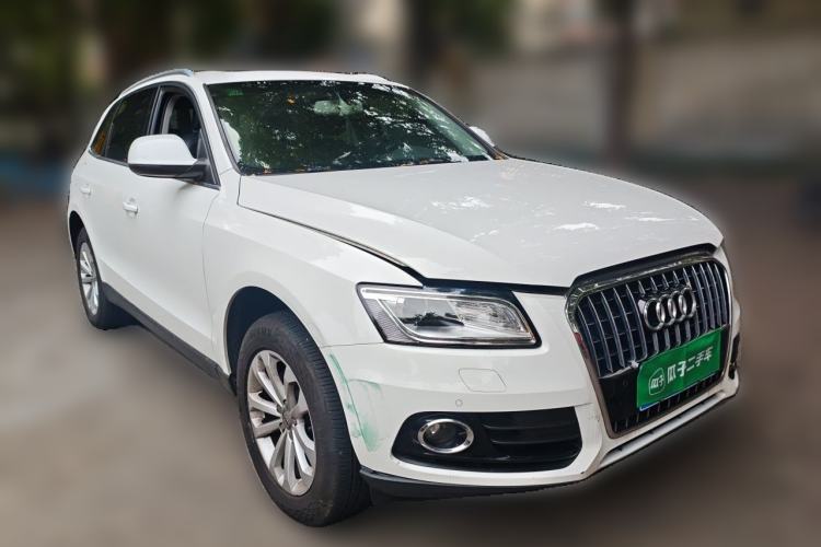 Used Audi Q5 2015 40 TFSI Technology Edition Front Right 45 Deg