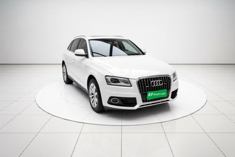 Used Audi Q5 2015 40 TFSI Technology Edition Front Right 45 Deg