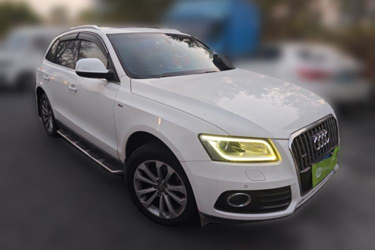 Used Audi Q5 2015 40 TFSI Technology Edition Front Right 45 Deg