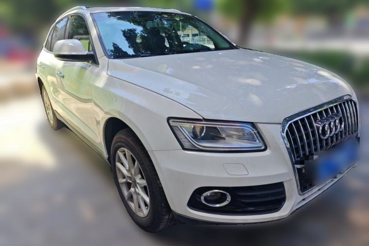 Used Audi Q5 2015 40 TFSI Technology Edition Front Right 45 Deg