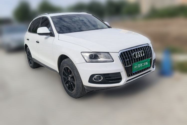 Used Audi Q5 2015 40 TFSI Trendy Edition Front Right 45 Deg