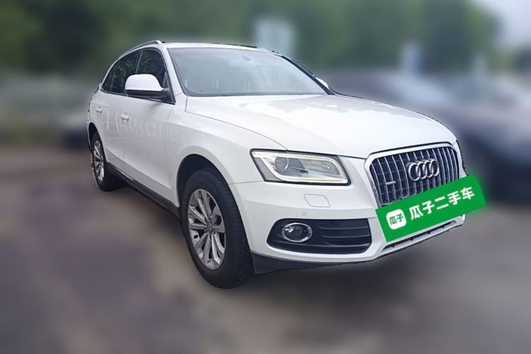 Used Audi Q5 2015 40 TFSI Technology Edition Front Right 45 Deg