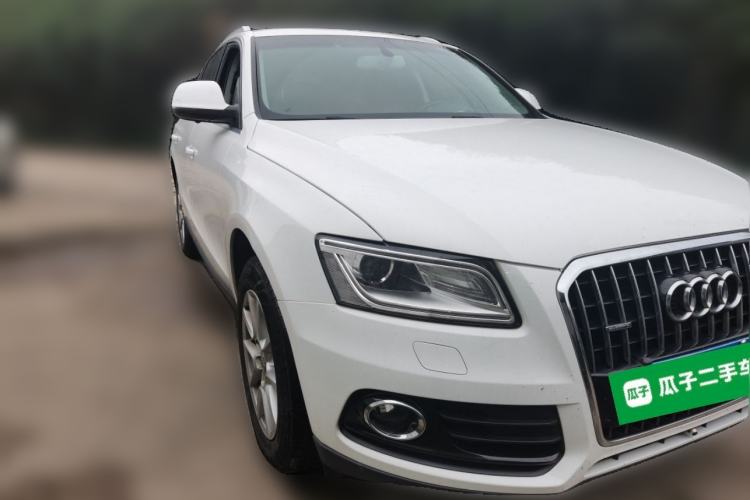 Used Audi Q5 2015 40 TFSI Trendy Edition Front Right 45 Deg