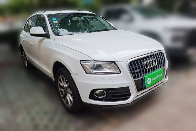 Used Audi Q5 2015 40 TFSI Trendy Edition Front Right 45 Deg