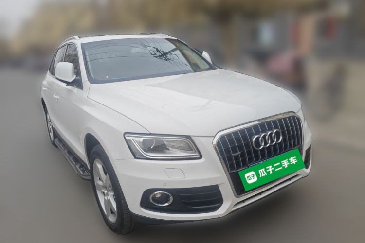 Used Audi Q5 2015 40 TFSI Technology Edition Front Right 45 Deg