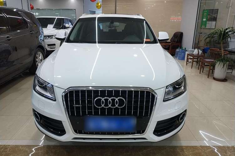 Used Audi Q5 2015 40 TFSI Comfort Model Front