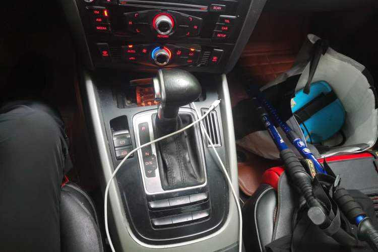 Used Audi Q5 2015 40 TFSI Trendy Edition Gear Lever