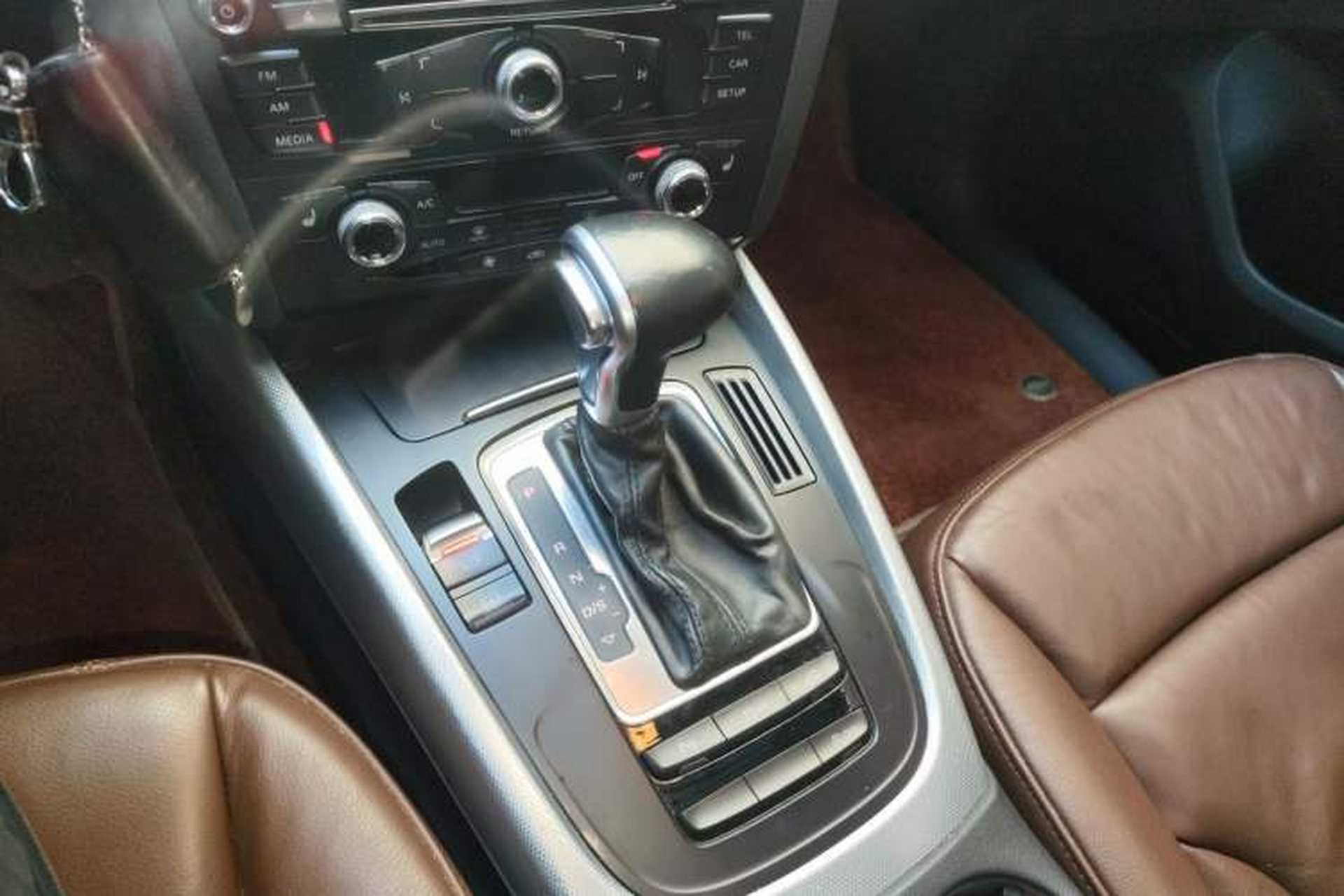 Used Audi Q5 2015 40 TFSI Technology Edition Gear Lever