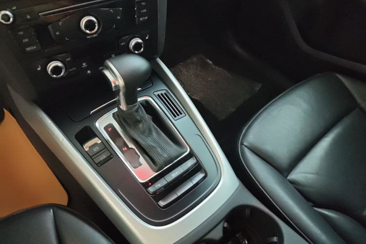 Used Audi Q5 2015 40 TFSI Technology Edition Gear Lever