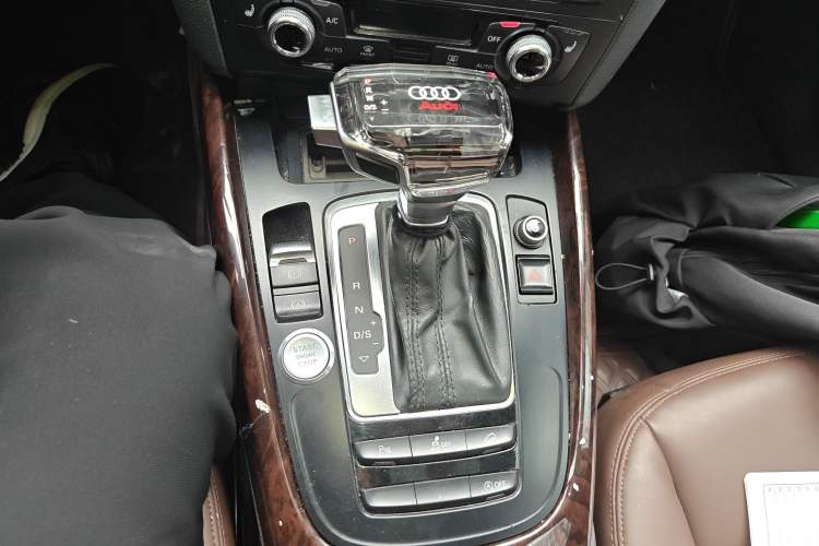 Used Audi Q5 2015 40 TFSI Technology Edition Gear Lever