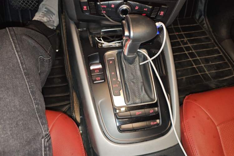 Used Audi Q5 2015 40 TFSI Technology Edition Gear Lever