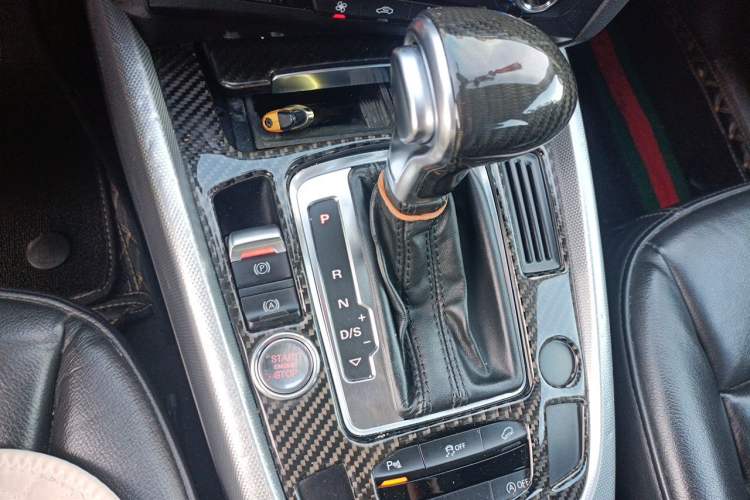Used Audi Q5 2015 40 TFSI Technology Edition Gear Lever