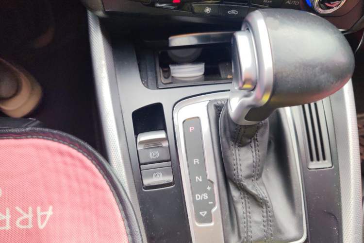 Used Audi Q5 2015 40 TFSI Technology Edition Gear Lever