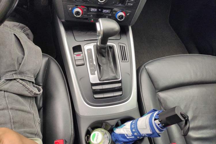 Used Audi Q5 2015 40 TFSI Technology Edition Gear Lever