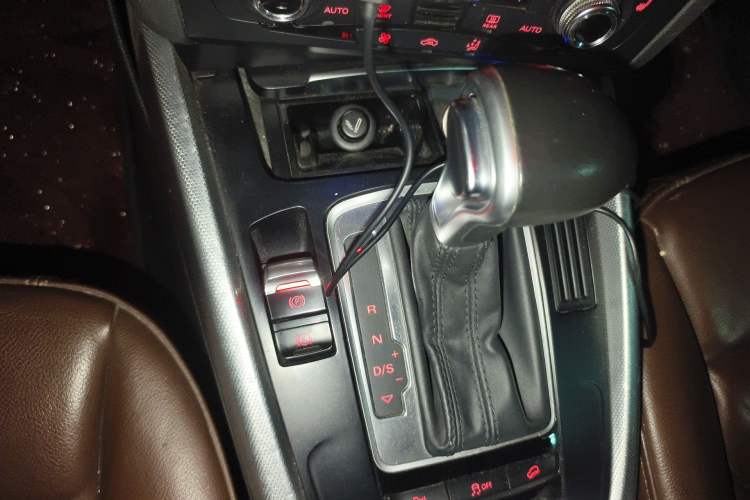 Used Audi Q5 2015 40 TFSI Technology Edition Gear Lever