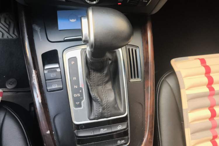 Used Audi Q5 2015 40 TFSI Trendy Edition Gear Lever