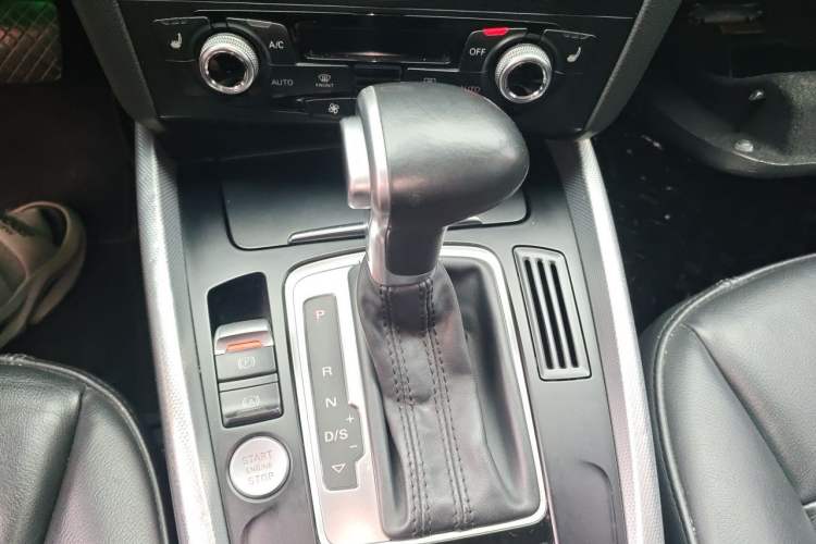Used Audi Q5 2015 40 TFSI Technology Edition Gear Lever