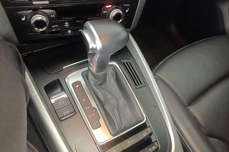 Used Audi Q5 2015 40 TFSI Technology Edition Gear Lever