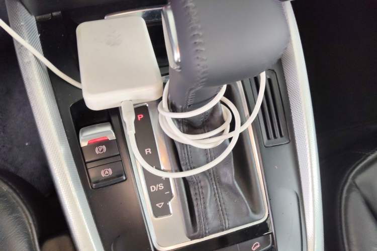Used Audi Q5 2015 40 TFSI Technology Edition Gear Lever