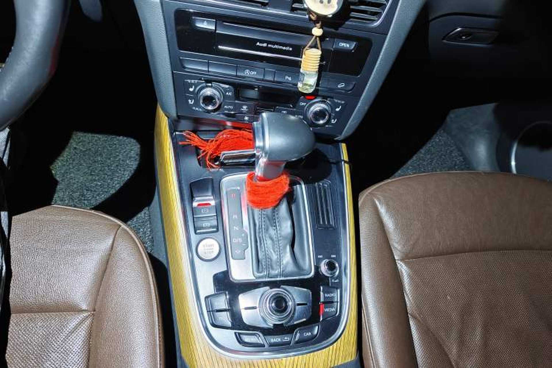 Used Audi Q5 2015 40 TFSI Luxury Model Gear Lever