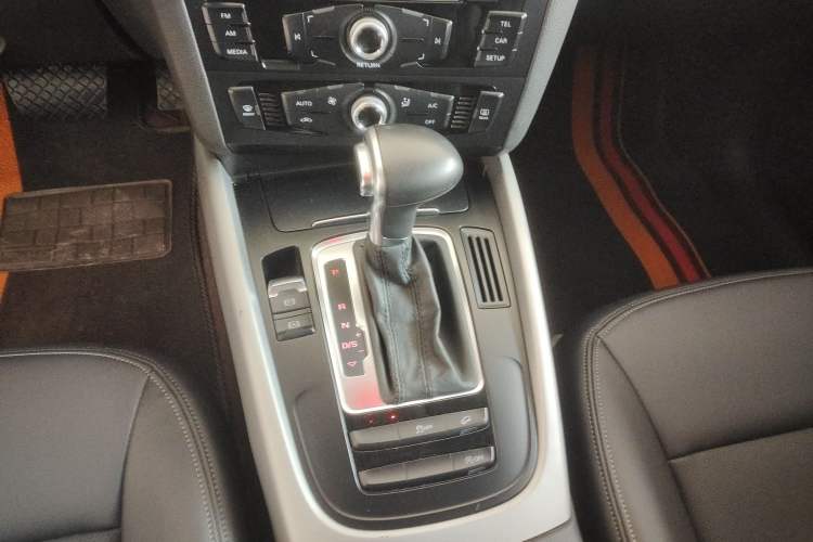 Used Audi Q5 2015 40 TFSI Trendy Edition Gear Lever
