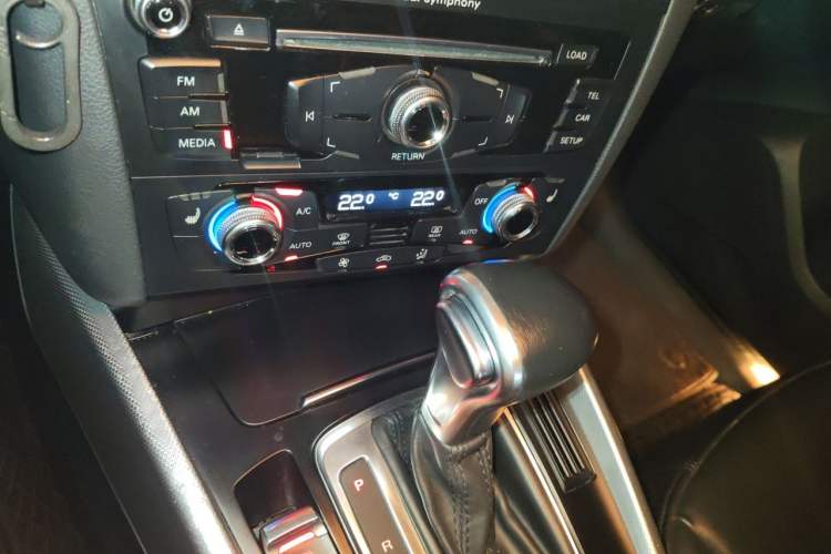 Used Audi Q5 2015 40 TFSI Technology Edition Gear Lever