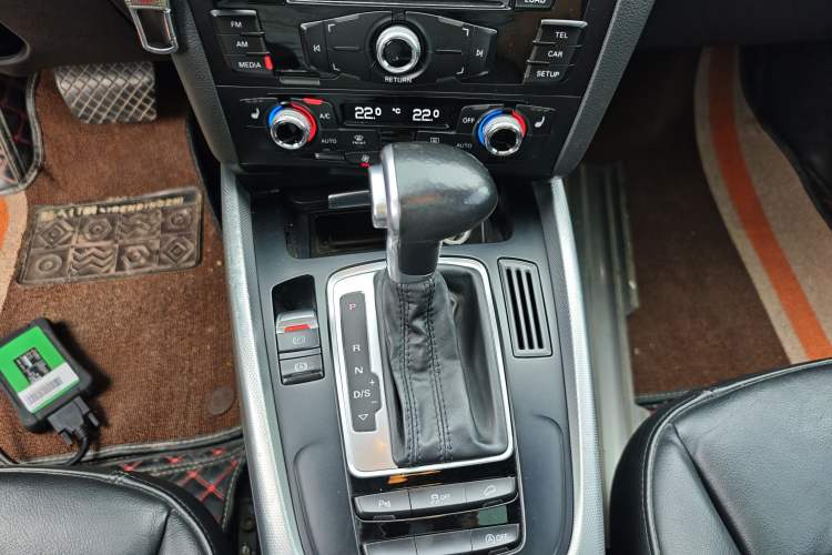 Used Audi Q5 2015 40 TFSI Technology Edition Gear Lever