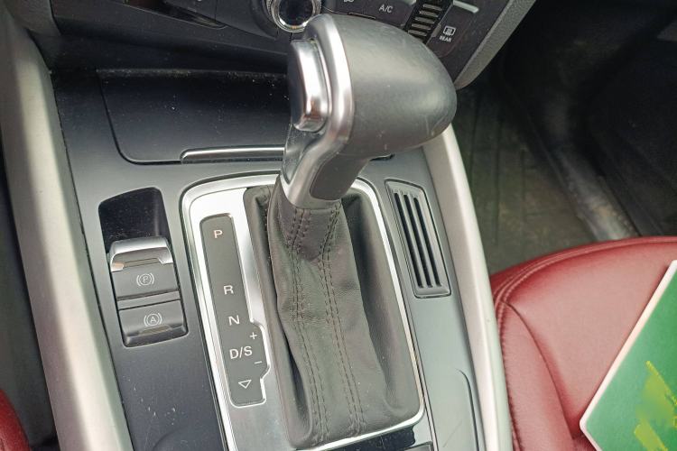Used Audi Q5 2015 40 TFSI Trendy Edition Gear Lever