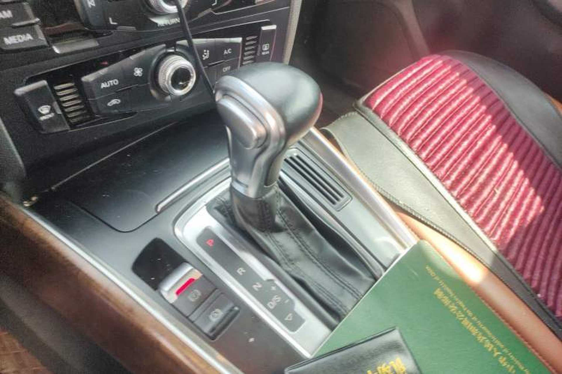 Used Audi Q5 2015 40 TFSI Technology Edition Gear Lever