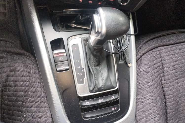 Used Audi Q5 2015 40 TFSI Technology Edition Gear Lever
