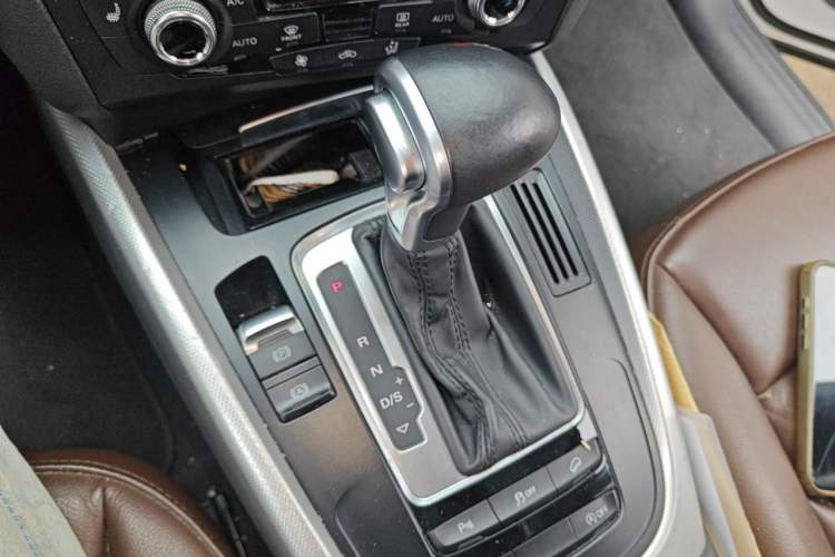 Used Audi Q5 2015 40 TFSI Technology Edition Gear Lever
