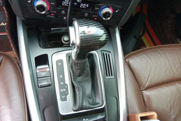 Used Audi Q5 2015 40 TFSI Technology Edition Gear Lever