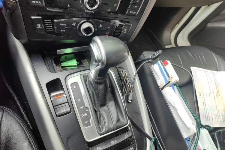 Used Audi Q5 2015 40 TFSI Trendy Edition Gear Lever