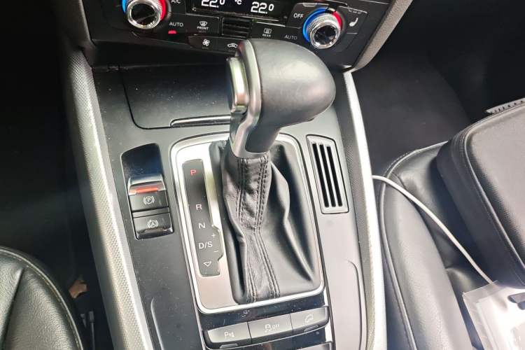 Used Audi Q5 2015 40 TFSI Technology Edition Gear Lever