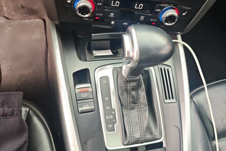 Used Audi Q5 2015 40 TFSI Technology Edition Gear Lever
