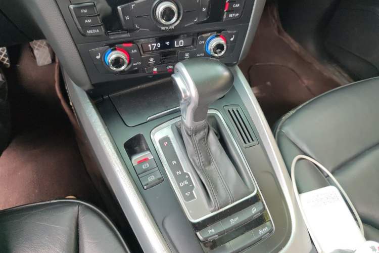 Used Audi Q5 2015 40 TFSI Technology Edition Gear Lever