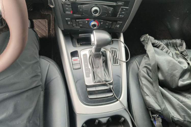 Used Audi Q5 2015 40 TFSI Trendy Edition Gear Lever