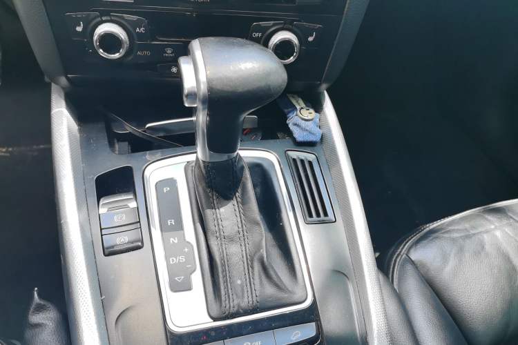 Used Audi Q5 2015 40 TFSI Technology Edition Gear Lever