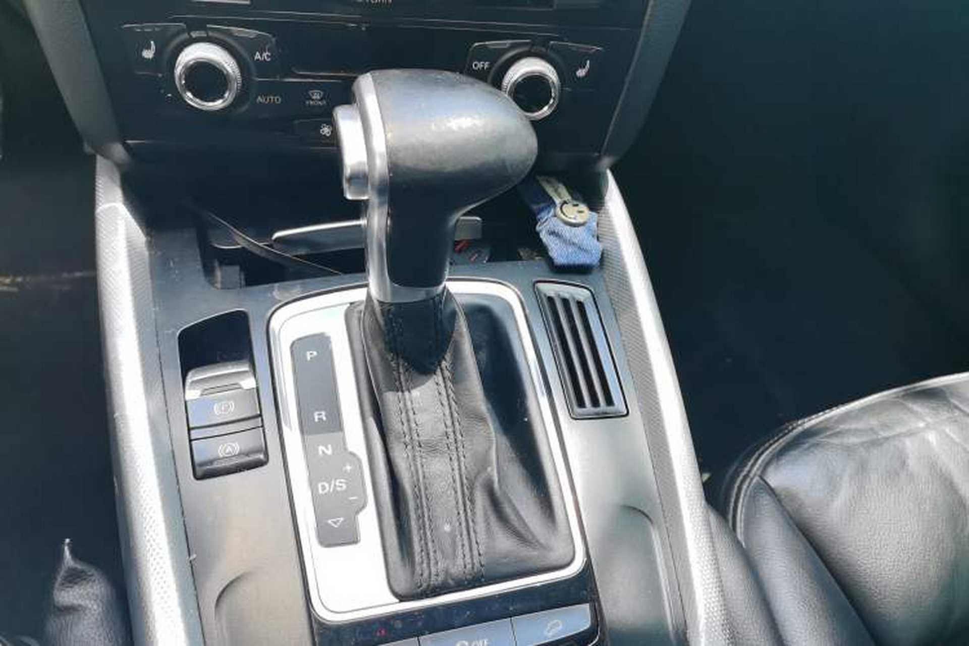 Used Audi Q5 2015 40 TFSI Technology Edition Gear Lever