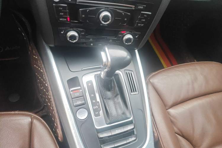 Used Audi Q5 2015 40 TFSI Technology Edition Gear Lever