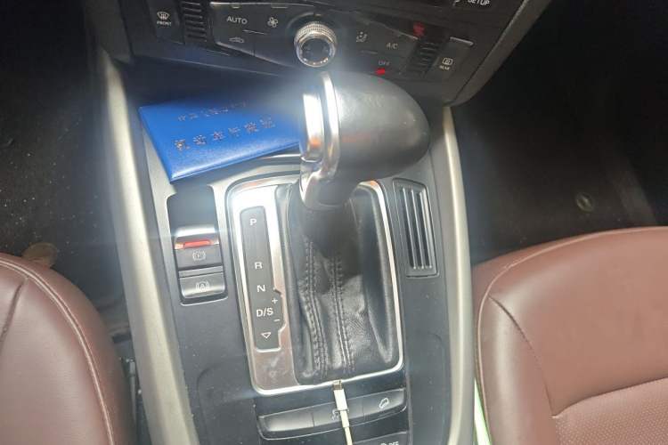 Used Audi Q5 2015 40 TFSI Trendy Edition Gear Lever