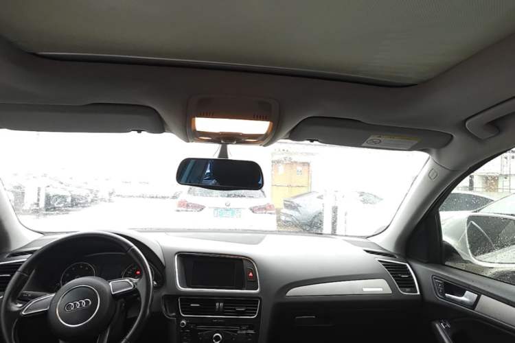 Used Audi Q5 2015 40 TFSI Trendy Edition Headliner