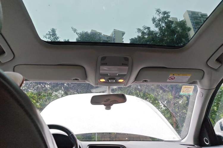 Used Audi Q5 2015 40 TFSI Comfort Model Headliner