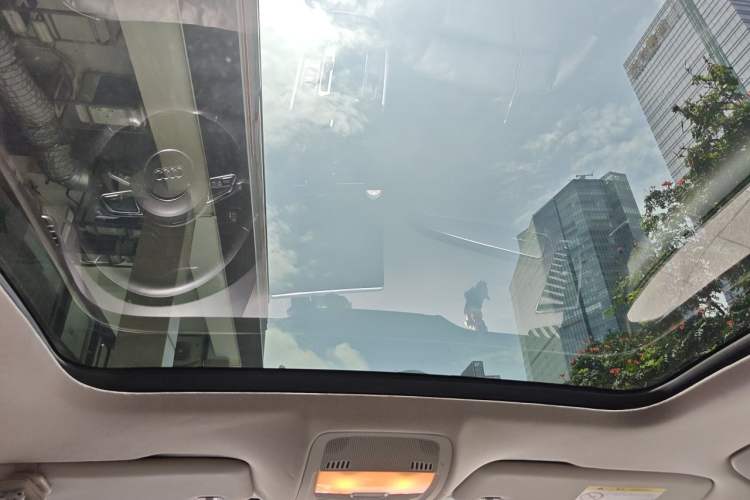 Used Audi Q5 2015 40 TFSI Technology Edition Headliner