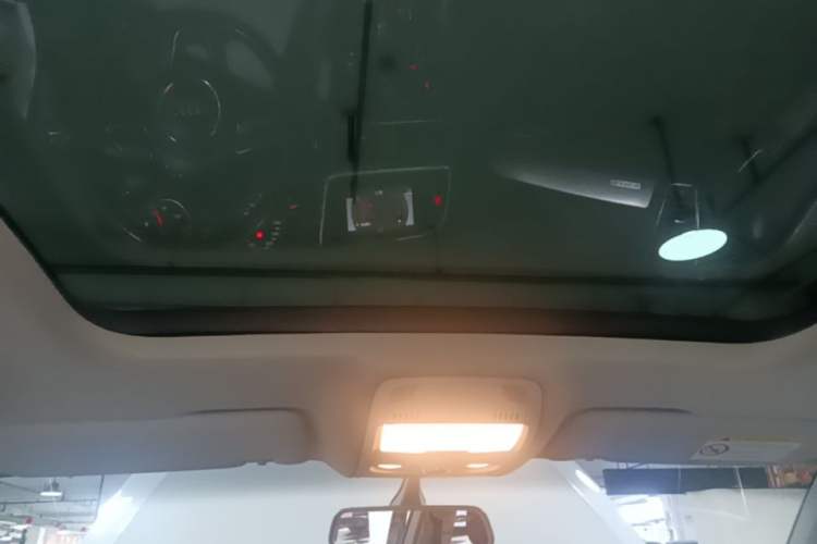 Used Audi Q5 2015 40 TFSI Technology Edition Headliner
