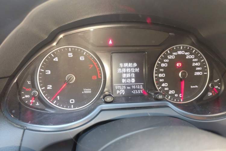 Used Audi Q5 2015 40 TFSI Technology Edition Instrument Cluster
